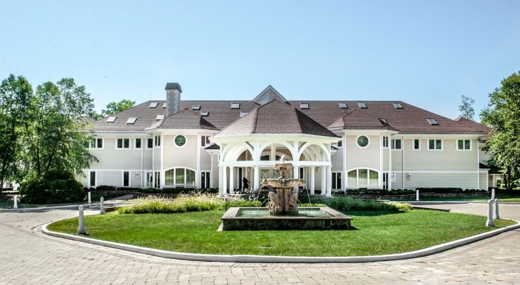 FOTO: Neviens neiegādājas bankrotējošā mūziķa 50 Cent 6 miljonus dolāru vērto īpašumu