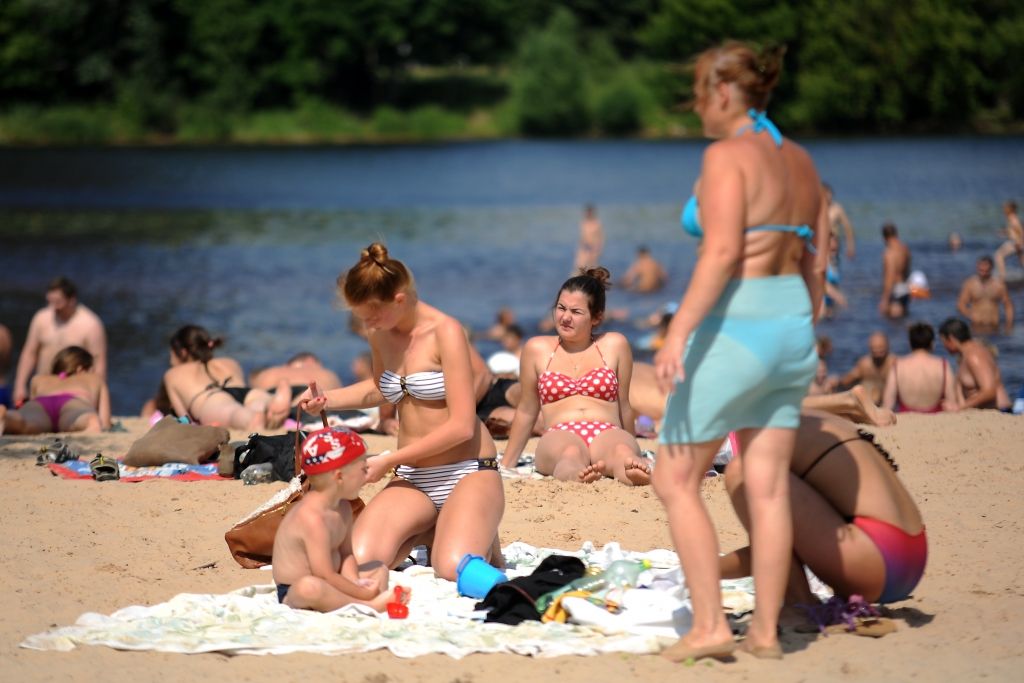 Brīvdienās būs karsti; iespējams pērkona negaiss