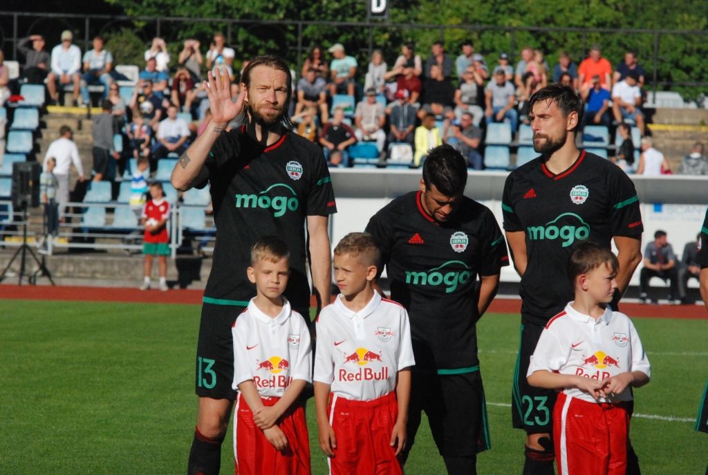 Latvijas futbola virslīgas līderu duelī "Liepāja" uzņem "Spartaka" futbolistus