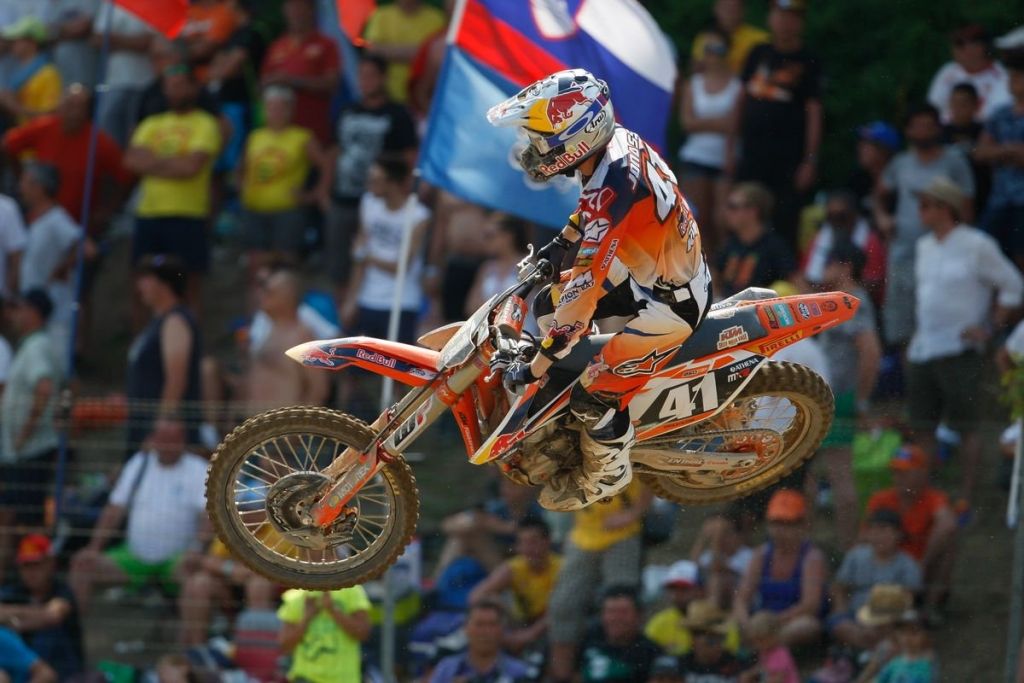 Jonass smagajā kritienā Čehijas posmā salauž degunu