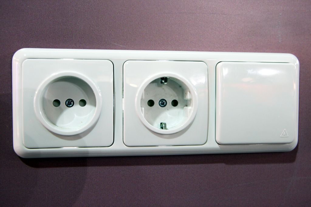 Stājas spēkā Sadales tīkla diferencētie tarifi; maznodrošinātajiem elektrības cenu pieaugums tiks kompensēts