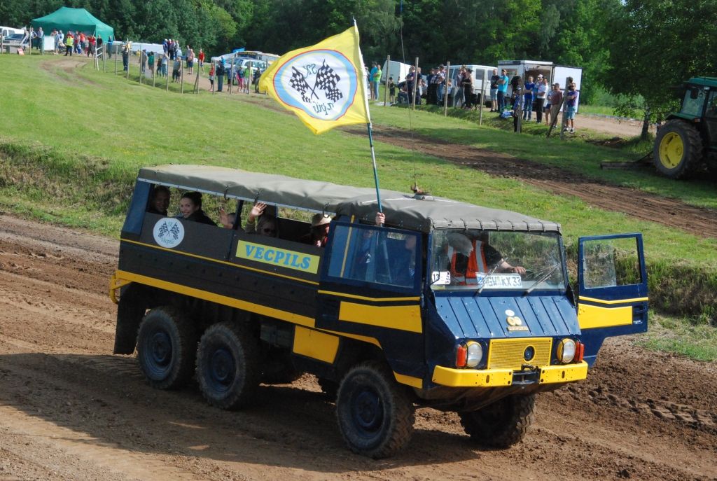 Divu dienu garumā Vecpilī būs autosporta svētki