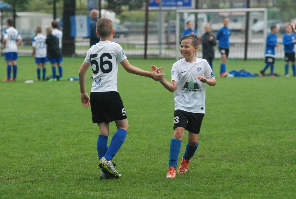 FOTO: "Grobiņas SC" zēni "Dobrecova kausā" cīnās neizšķirti ar "Liepāja City"