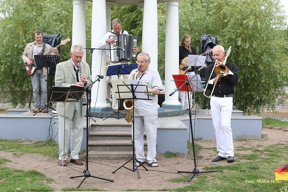 Muzikālā pēcpusdiena ar "Gulbja dīķa Jazz Band"