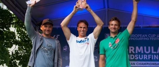 Vindsērfinga braucējs Preiss izcīna trešo vietu Liepājā notikušajā Eiropas čempionātā "Formula" klasē