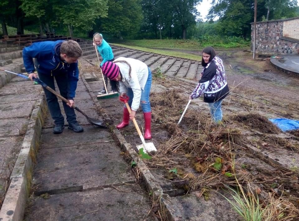 Latvijas dziesminieki vērs Vārtus Popē 