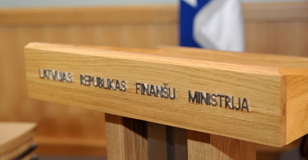 Valsts amatpersonai varētu būt deklarācijā jānorāda arī kopdzīves partneris