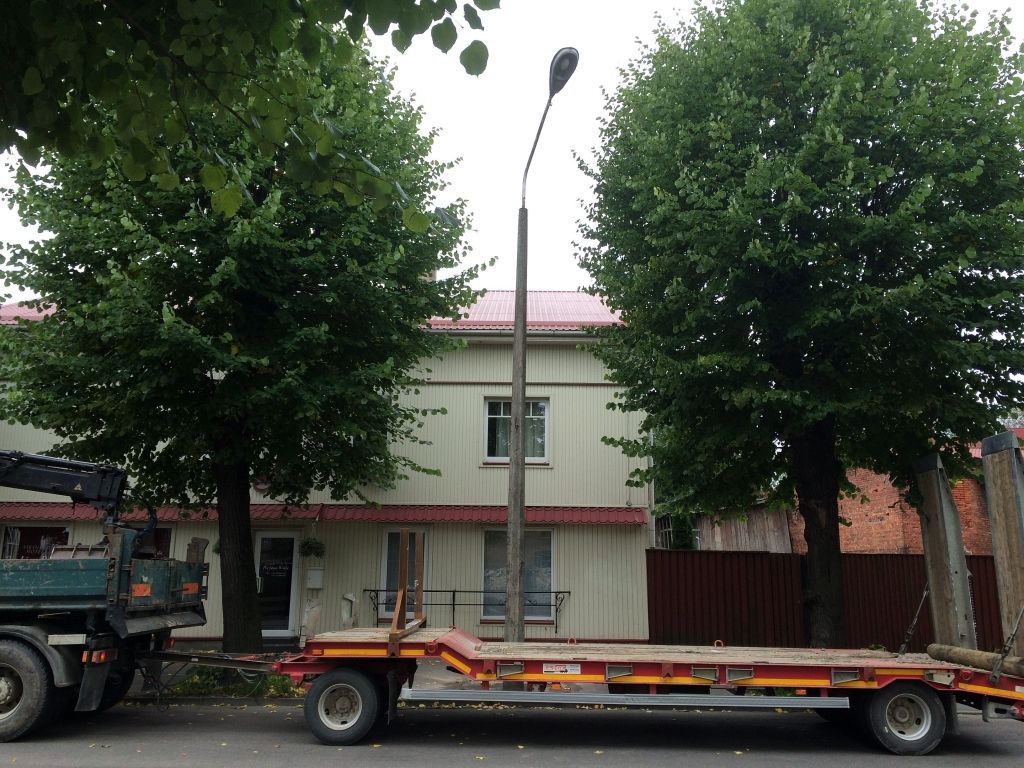 Raiņa ielā atjauno apgaismojuma iekārtas