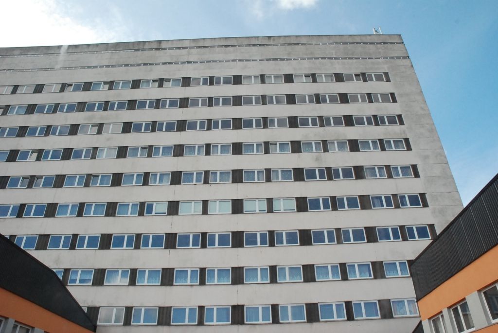 Slimnīcā nogādā četrpadsmit gadus vecu pusi smagā reibumā