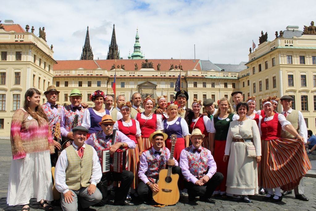 "Re, kā!" un "Luste" piedalījās folkloras festivālā Prāgā