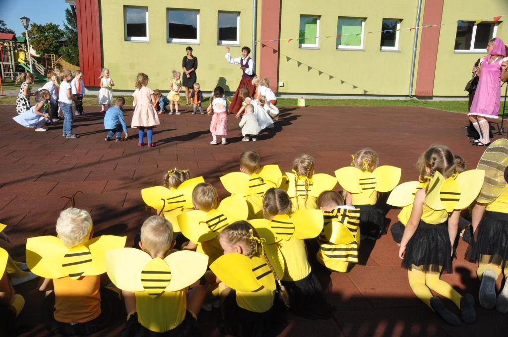 FOTO: “Kāpēcīšiem” savas skandas