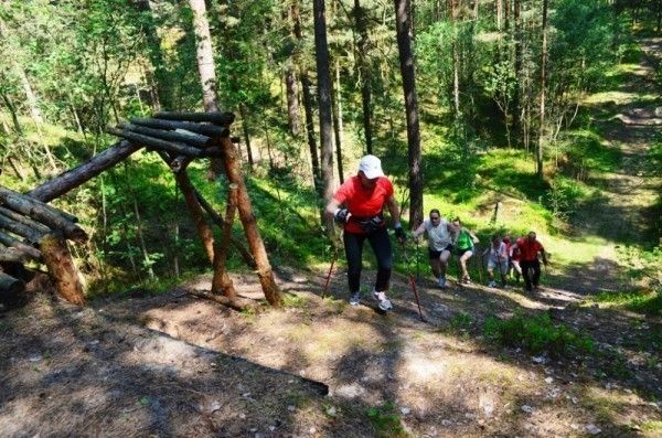 Liepājniekus aicina piedalīties bezmaksas nūjošanas nodarbībās