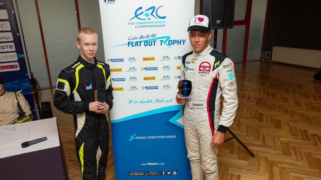 Mārtiņš Sesks un Kalle Rovanpera iegūst "Colin McRae Flat Out Trophy" balvu