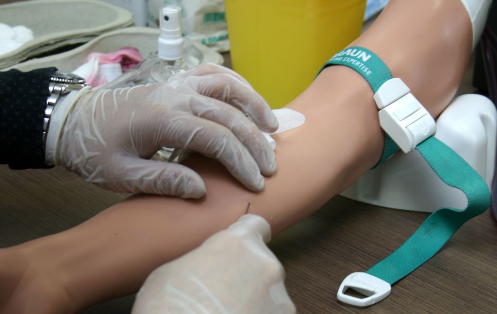 OECD: Latvijā 13,8% cilvēku ir kādas neapmierinātas veselības aprūpes vajadzības