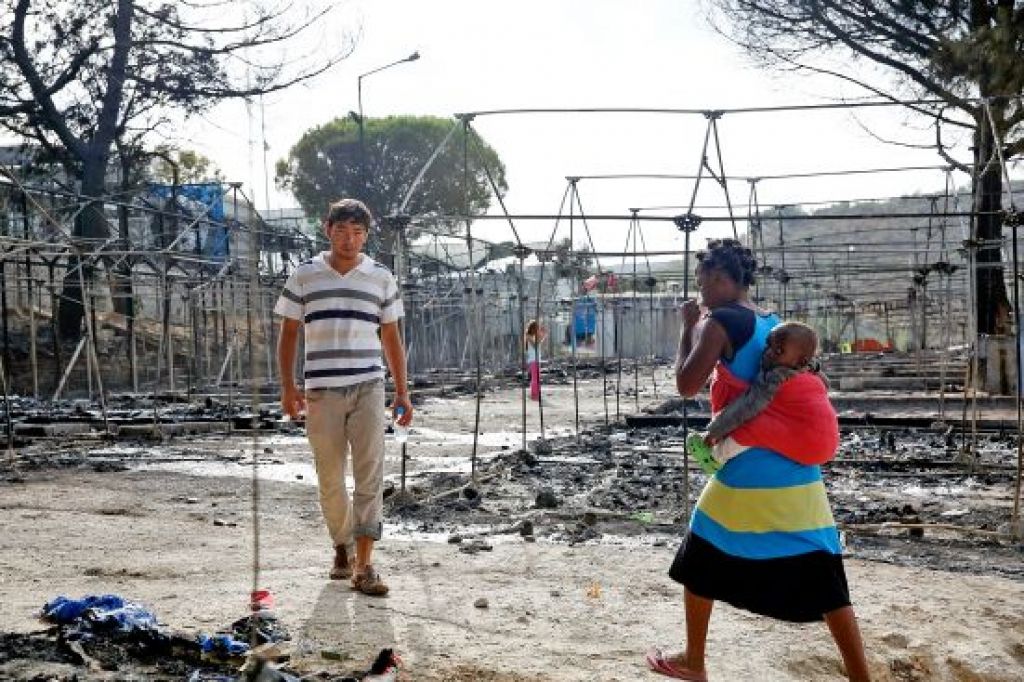 Grieķi lūdz ES atbalstu migrantu krīzes risināšanā