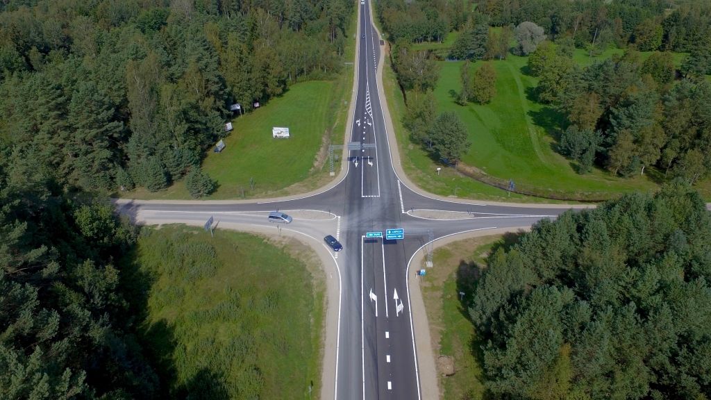 FOTO: Pabeigti 12,4 miljonus eiro vērtie autoceļa posma Nīca-Rucava rekonstrukcijas darbi