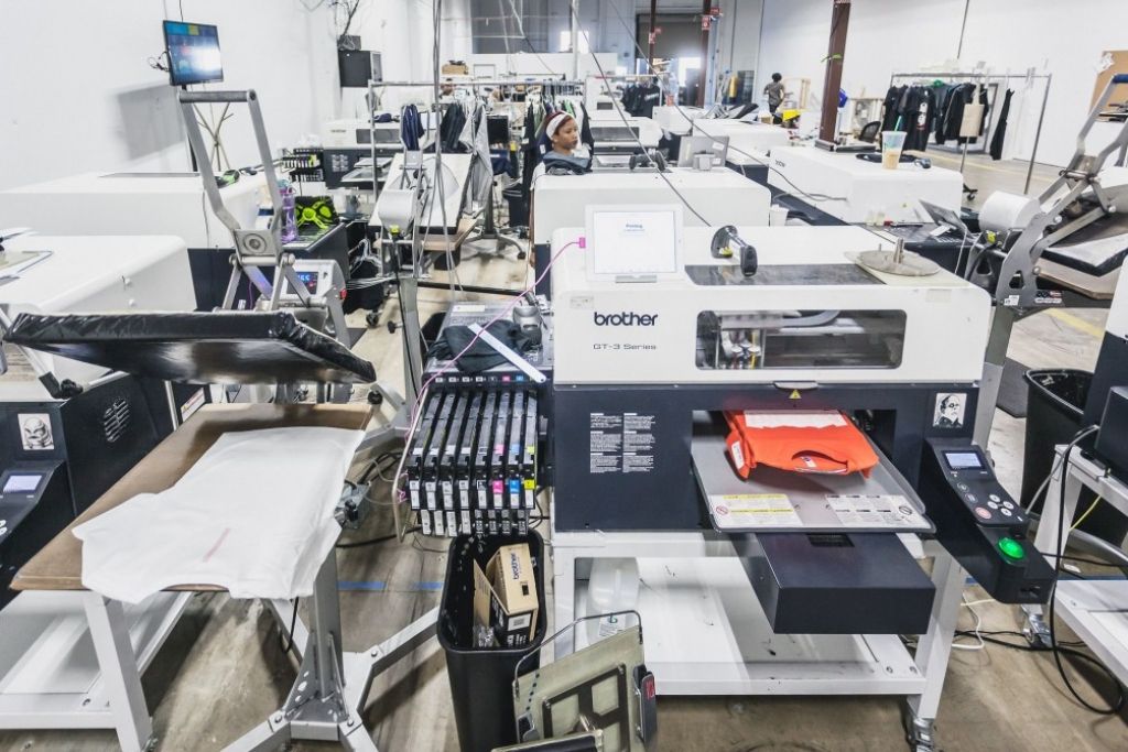Seši jautājumi un atbildes par Draugiem Group uzņēmuma Printful otro ražotni ASV