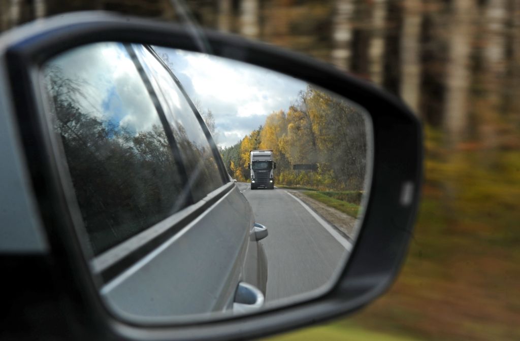 No piektdienas Latvijā nedrīkst braukt ātrāk par 90 km/h