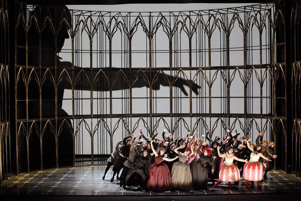 Operas Fausts recenzija. Sātans diriģē parādi