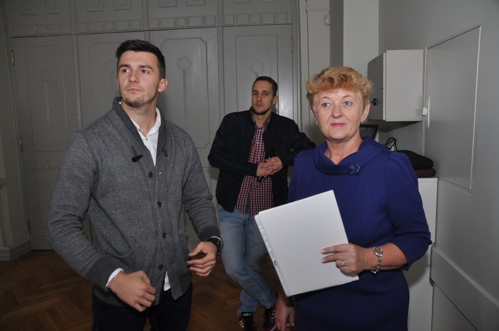 FOTO: Liepājas skolniekus iedvesmo Gacho, Ģederte un Stendzinieks