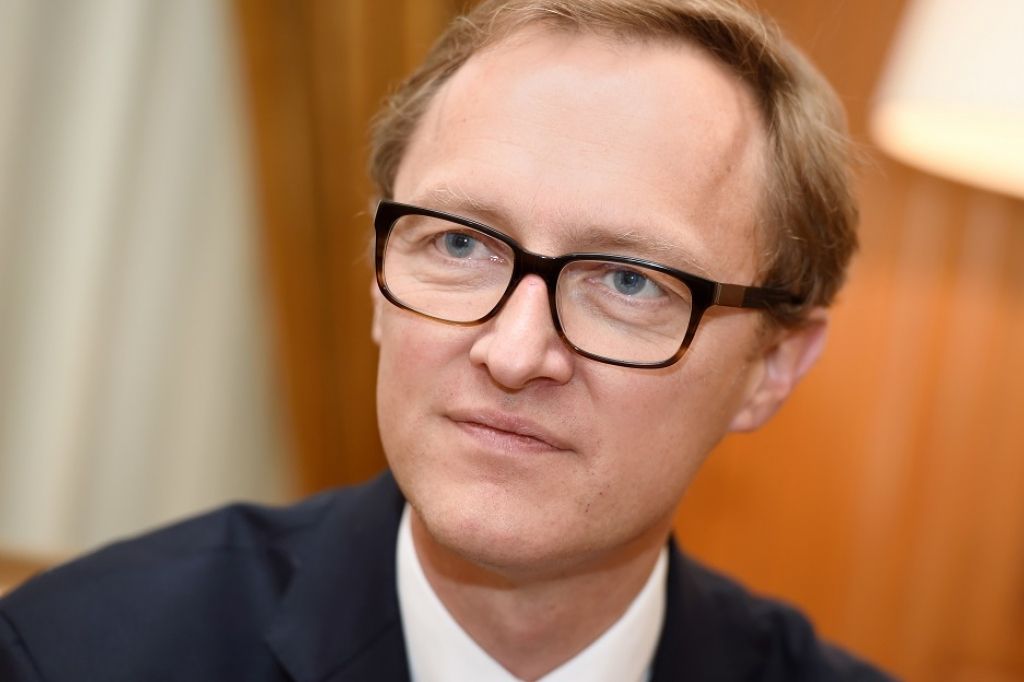 Pārbauda, vai bijušais vēstnieks ASV pabalstu saņēmis godīgi