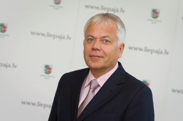 Par Liepājas partijas priekšsēdētāju atkārtoti ievēl Sesku