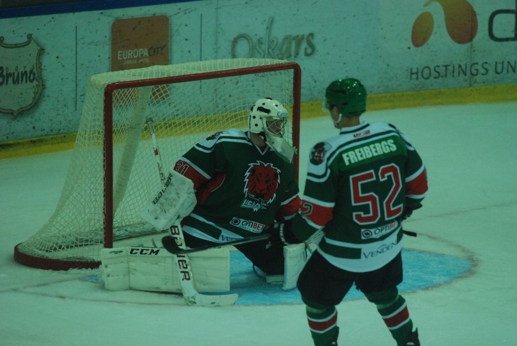 "Liepāja" nenotur piecu vārtu pārsvaru un Latvijas kausa spēlē minimāli pieveic "Prizmu"