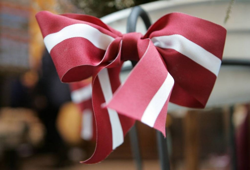 Latvijas dzimšanas dienai veltīts svinīgs pasākums un koncerts "Teic kur zeme skaistākā"