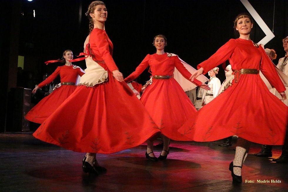 Svētku koncerts “Vējā augušam kokam stipras saknes”