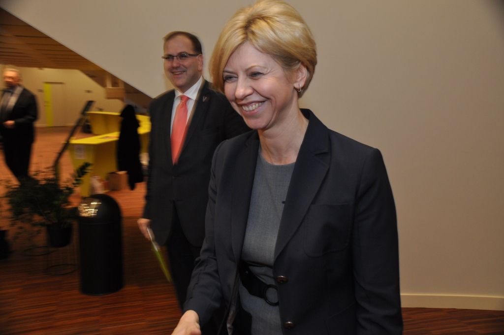 FOTO: Premjera partija Liepājā demonstrē muskuļus