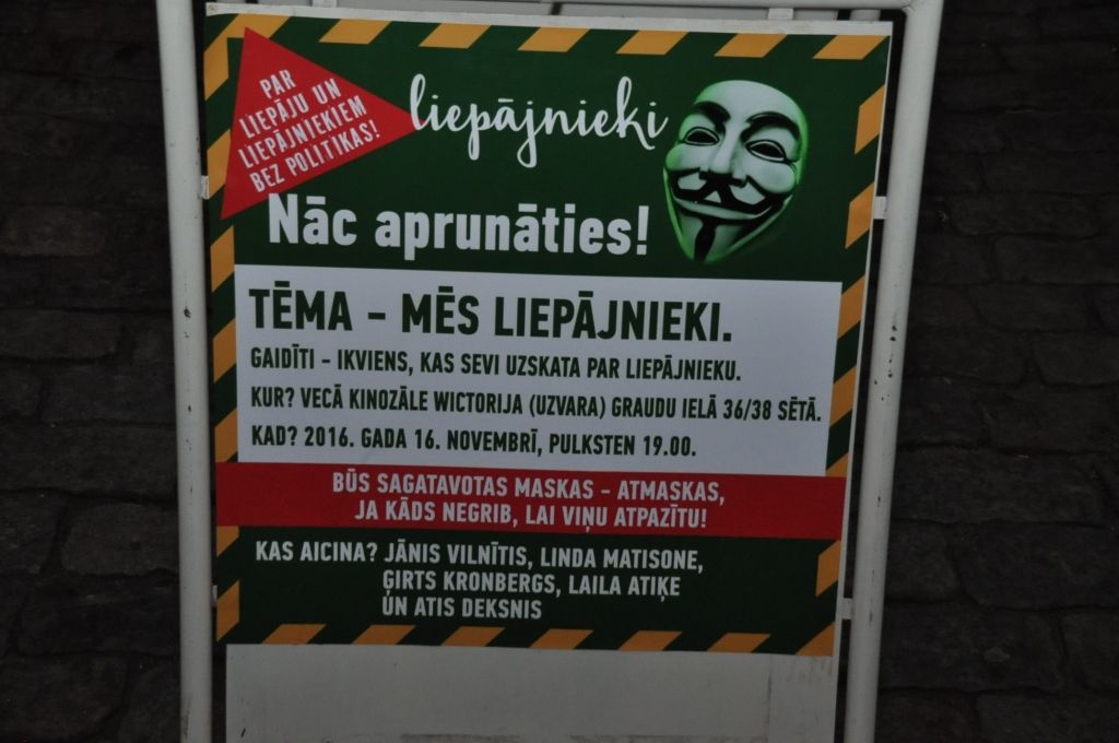 FOTO: Opozīcijas pārstāvji sarīko tikšanos ar liepājniekiem