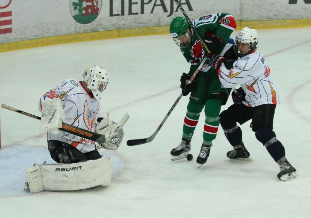 "Liepājas" hokejisti sagrauj Rīgas "Pārdaugavu"