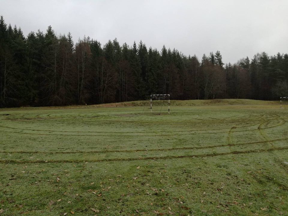 Izbraukā Gramzdas futbola laukumu