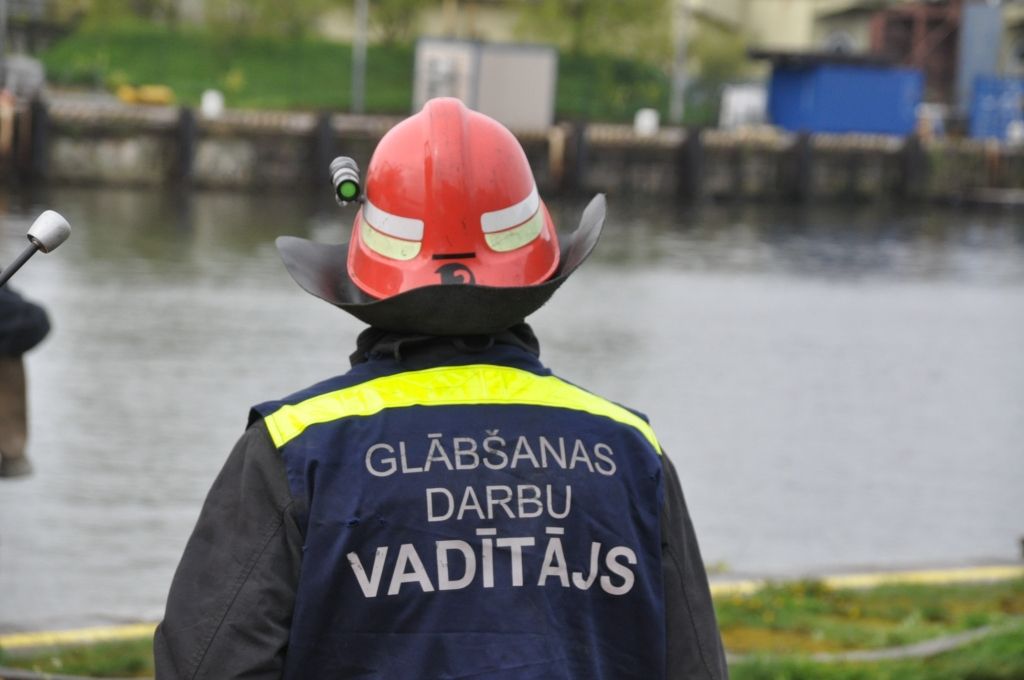 Kurzemes ugunsdzēsēji glābēji saņem apbalvojumus