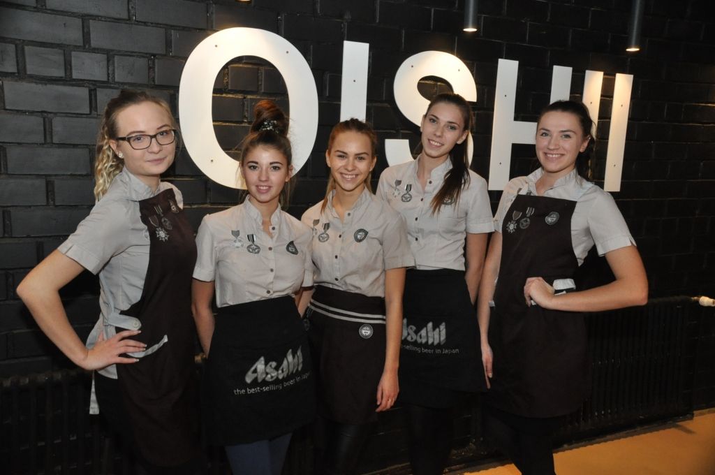 FOTO: Liepājā atver pirmo ''running sushi'' restorānu Baltijā