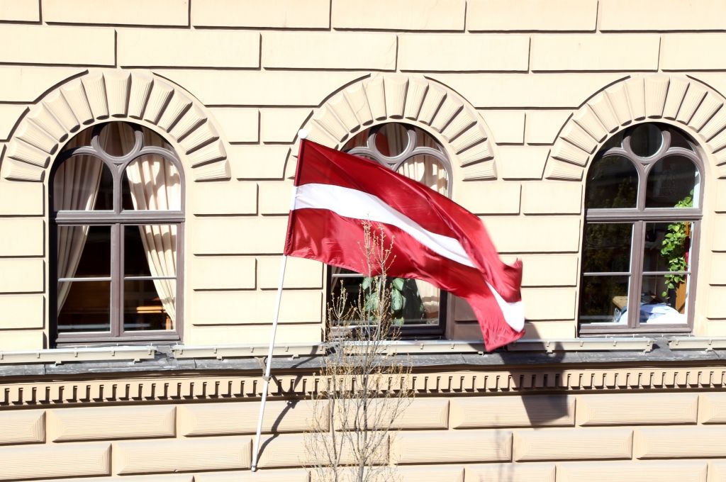 Pie Saeimas piketē pret mazo uzņēmumu likvidēšanu