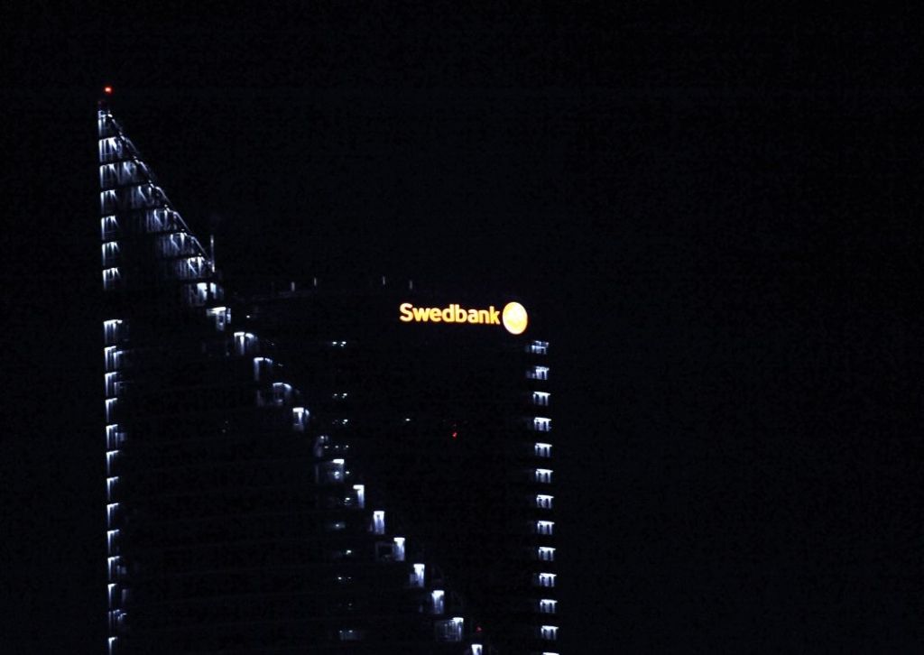 Swedbank piemēro 1,4 miljonu eiro soda naudu 