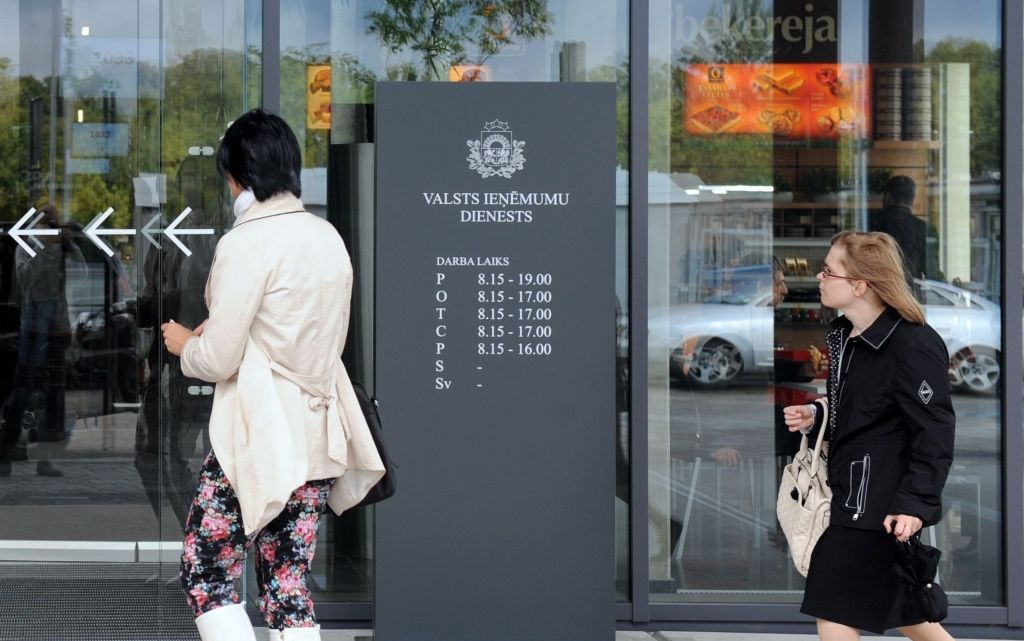 Visi konti – zem lupas: Saeima atbalsta maksājumu un noguldījumu kontu reģistra izveidi 