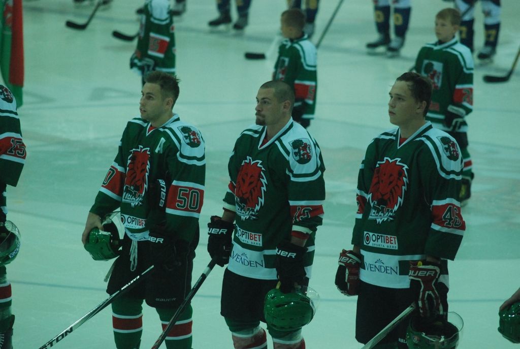 Latvijas čempioni "Liepāja" virslīgas mačā negaidīti zaudē "Rīga" hokejistiem