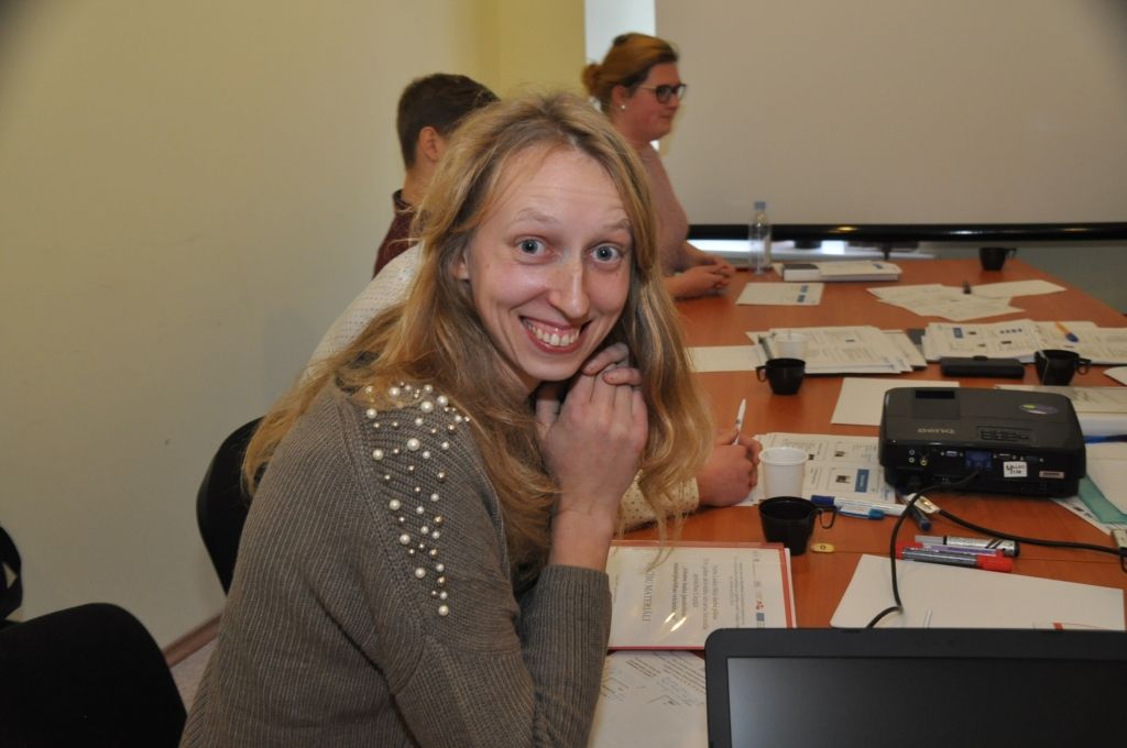 FOTO: Jaunie uzņēmēji prezentē biznesa idejas laukos