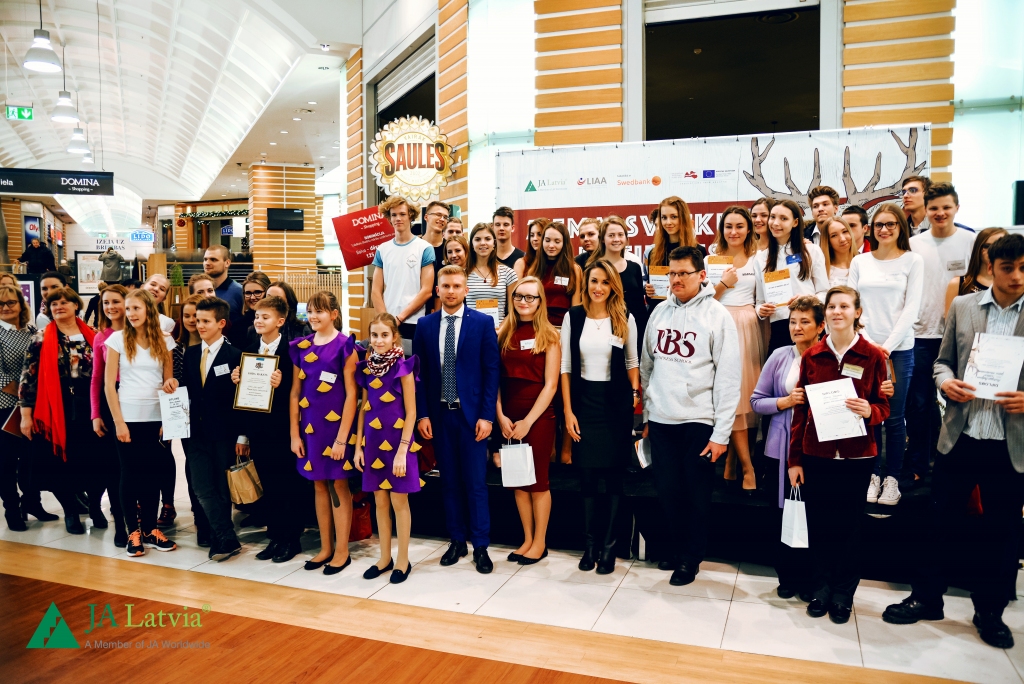 Skolēnu mācību uzņēmumu gadatirgū uzvar Liepājas un Krotes skolēni