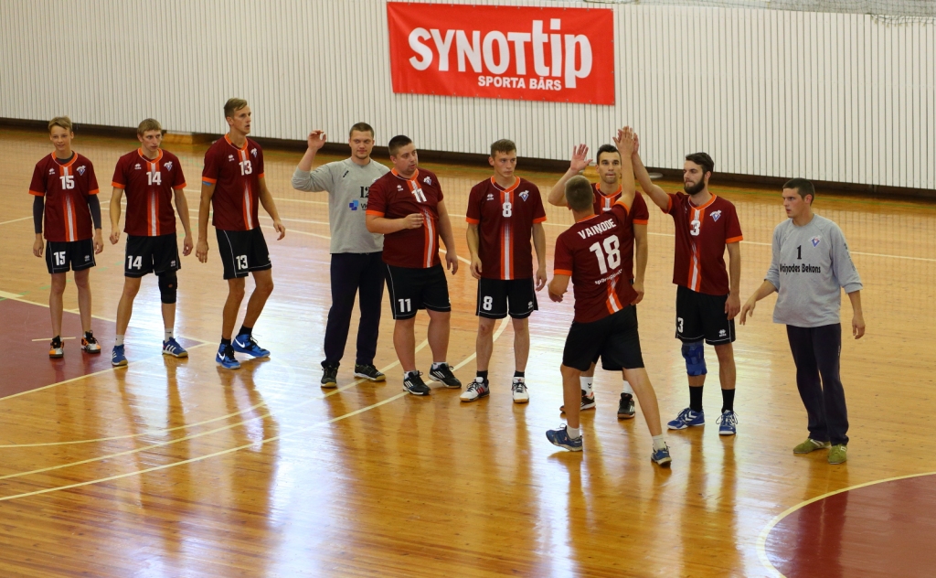 "Latgols" handbolisti virslīgas mačā droši uzvar "Vaiņodi"