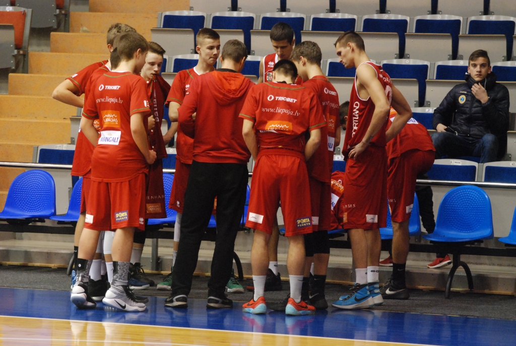 FOTO: "Liepājas lauvas/LSSS" uzvar "Pāvilostas novadu" un "Talsus"