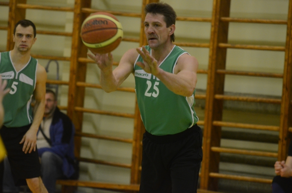 "Kalvene" un "Apriķi" uzvar Aizputes novada čempionāta spēlēs