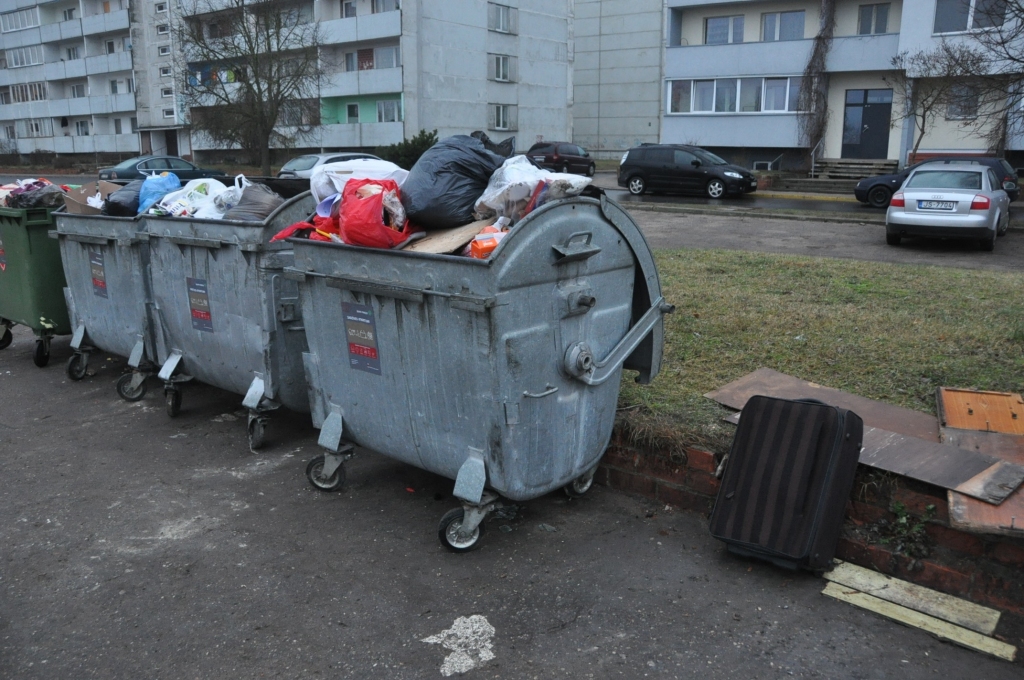 Atkritumu prieks par trīs miljoniem kaitina iedzīvotājus