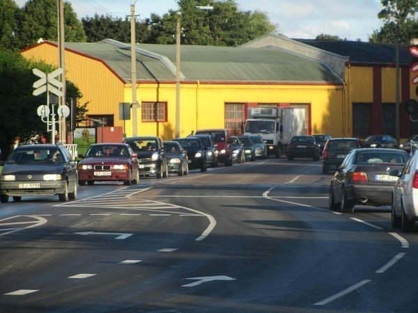 Sola uzlabot satiksmes plūsmas intensitāti pie dzelzceļa pārbrauktuves