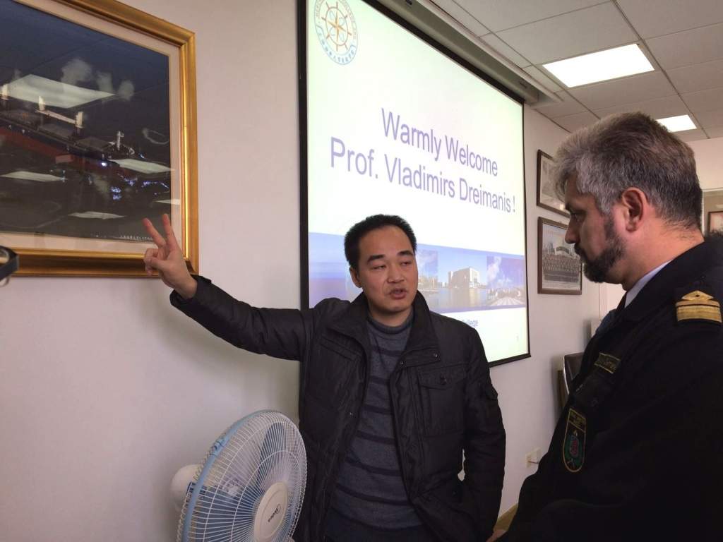 Topošiem jūrniekiem būs iespēja praktizēties Šanhajā