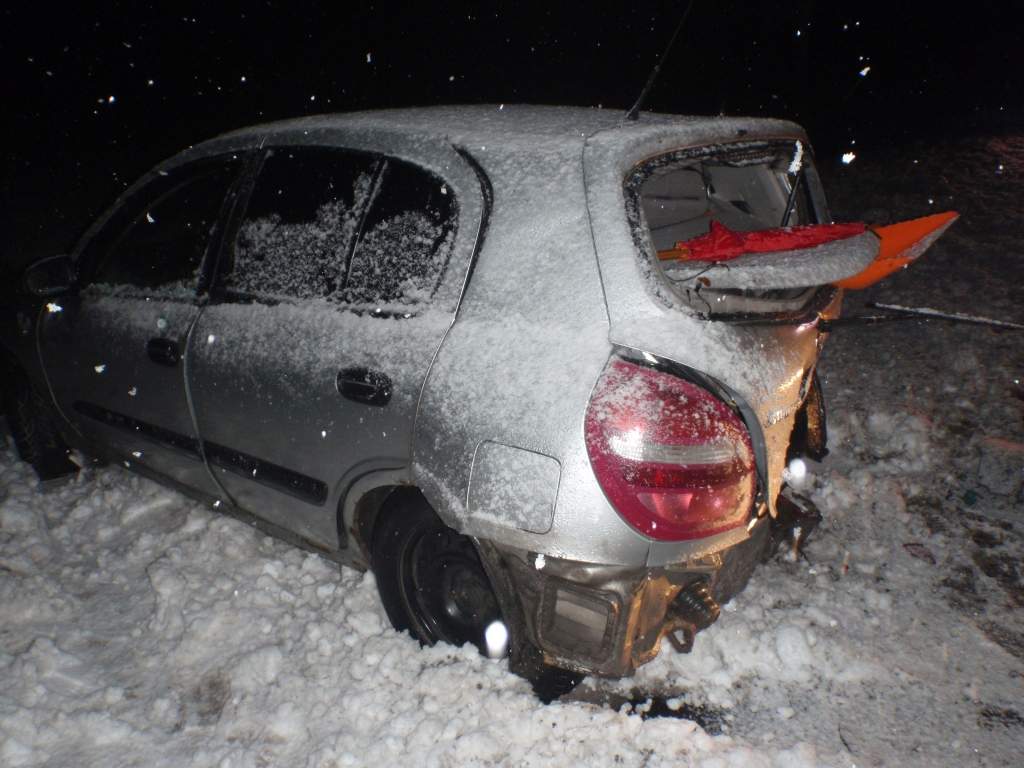 Grobiņā nesavaldot automašīnu uztriecas citam spēkratam