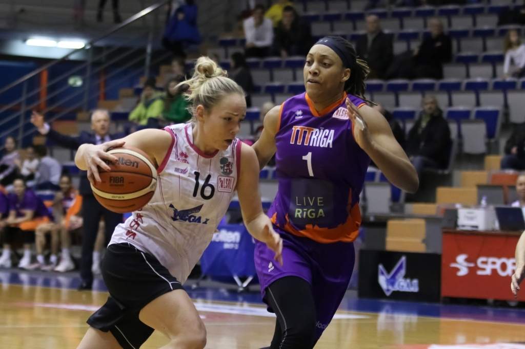 FOTO: ''TTT Rīga'' basketbolistes Austrumeiropas līgas mačā grauj ''Vega 1''/''Liepāja'' komandu