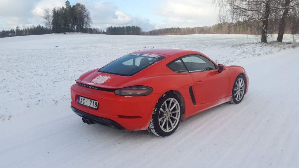 Porsche 718 Cayman: Brauktprasmes džedajs  no Cufenhauzenas 